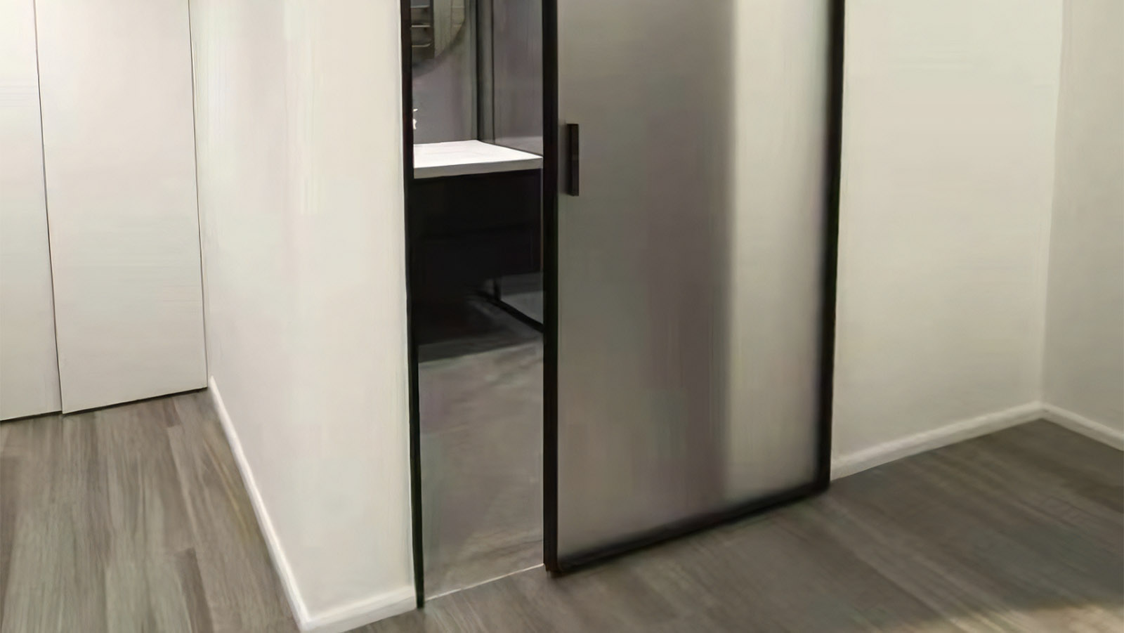 Threshold-Less Sliding Door